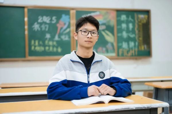 邢宇翔.jpg